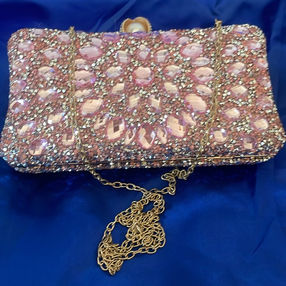 Clutch - Picture 4 of 4